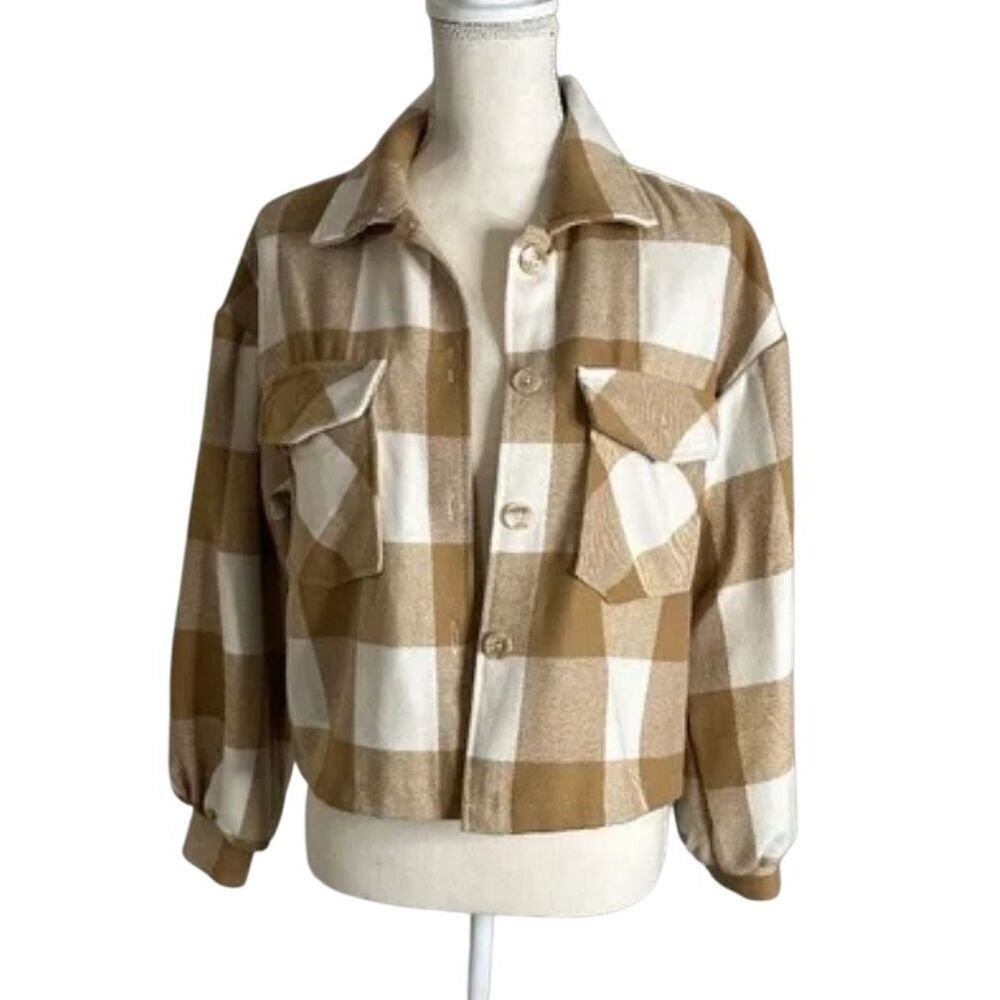 C by One Button Up Cropped Shacket, Large. Cream and Tan Buffalo Plaid. Perfect